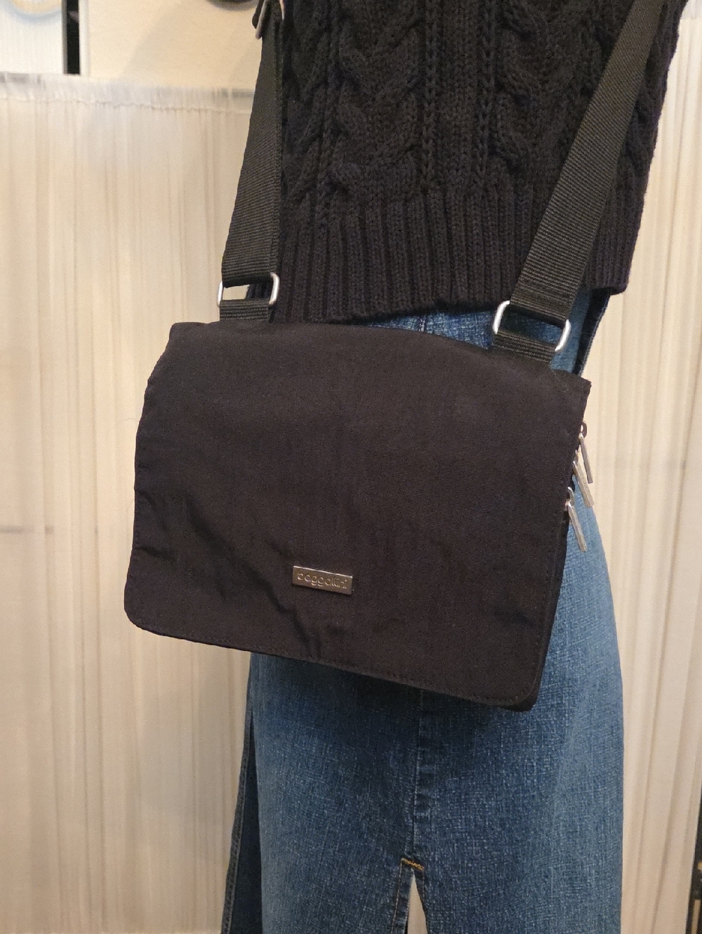 Baggallini Nylon Crossbody Travel Bag!